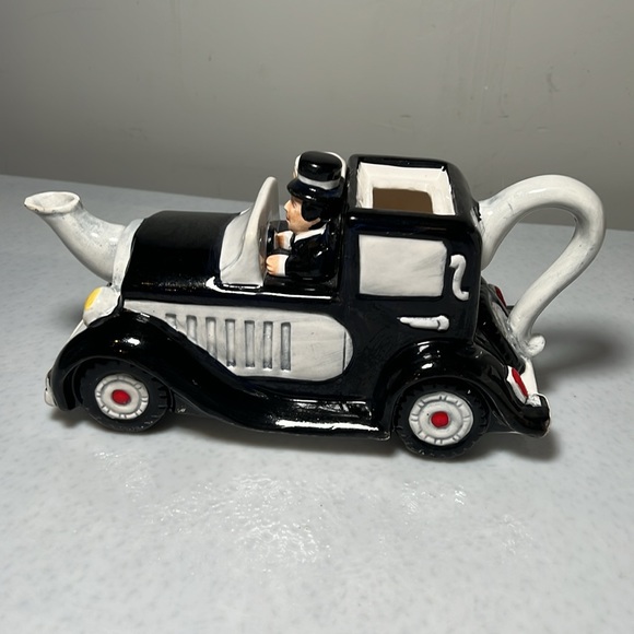 Vintage Ceramic Just Married Car Teapot, by Cardinal, 1995 - Picture 1 of 10